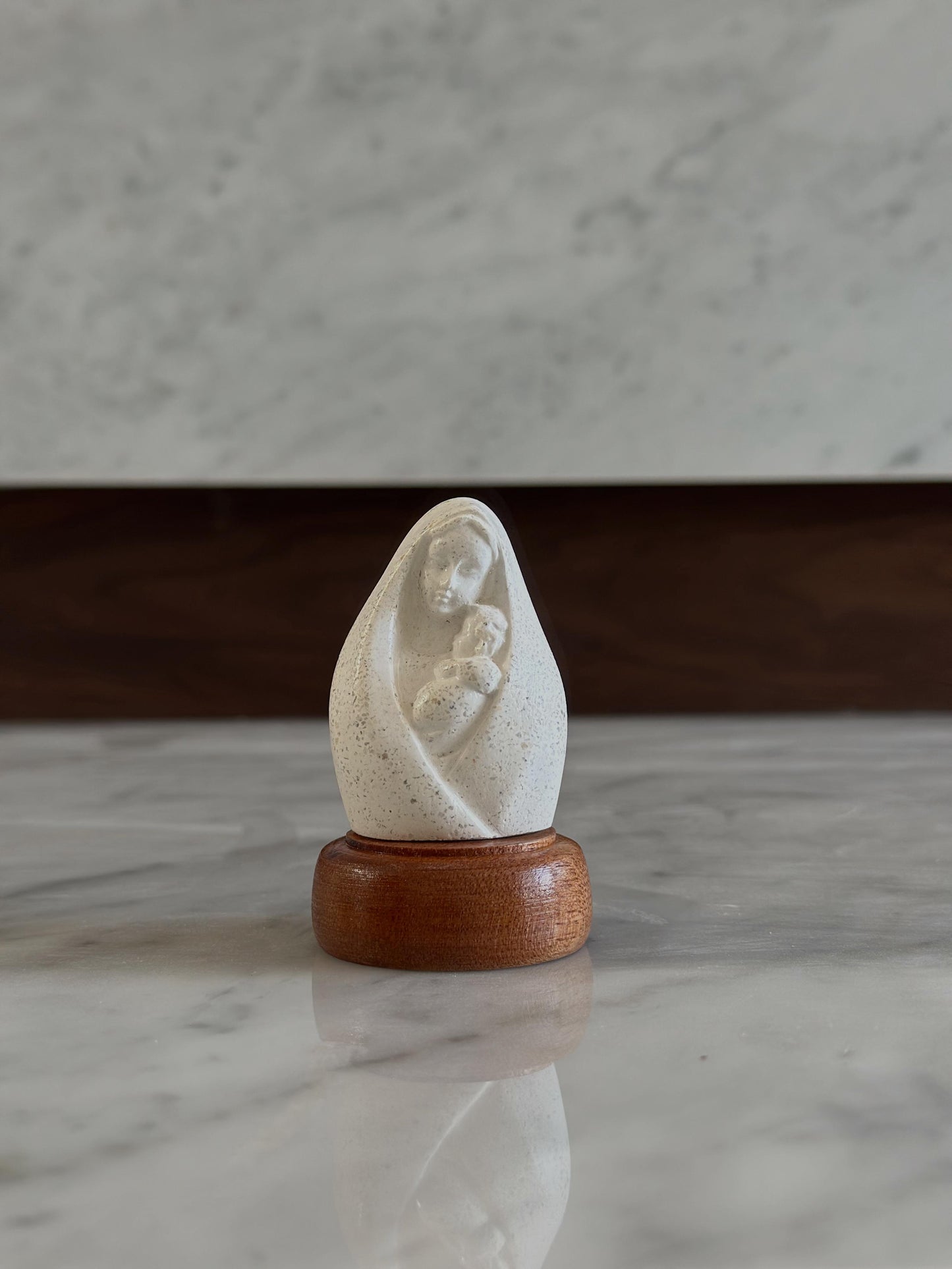 Virgin Mamita Maria Stone 2.75 in (7 cm)